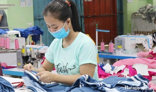 Người lao động làm việc trong doanh nghiệp FDI 
