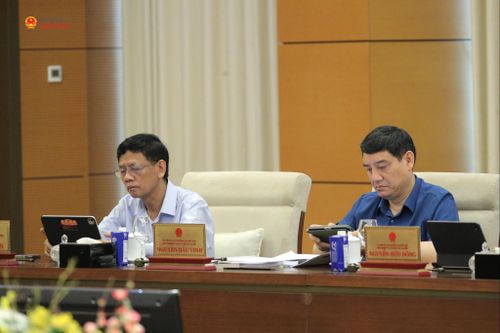 Các đại biểu tham dự phiên họp