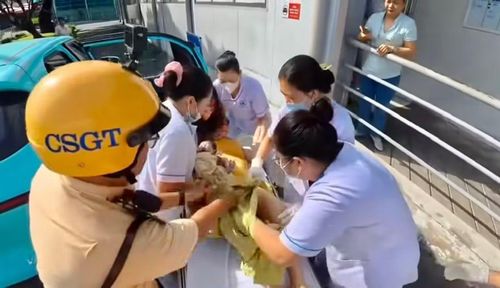 Sản phụ đã được đưa đến bệnh viện an toàn.