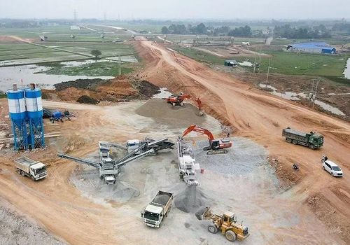 Cần đẩy nhanh giải ngân hơn 1 triệu tỷ đồng vốn đầu tư công để tạo hiệu ứng lan tỏa, dẫn dắt đầu tư xã hội và kích thích tăng trưởng.