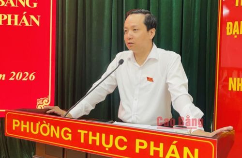 Chủ tịch UBND tỉnh Lê Hải Hòa phát biểu tại hội nghị.
