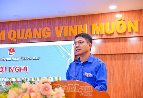 Anh Trần Đăng Khoa, Phó Bí thư Tỉnh đoàn, báo cáo tóm tắt kết quả công tác Đoàn 6 tháng đầu năm.