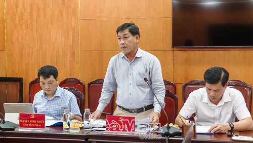 Giám đốc Sở Y tế Nguyễn Chí Thanh trình bày dự thảo báo cáo kết quả thực hiện Nghị quyết 72 trong 6 tháng đầu năm 2026.