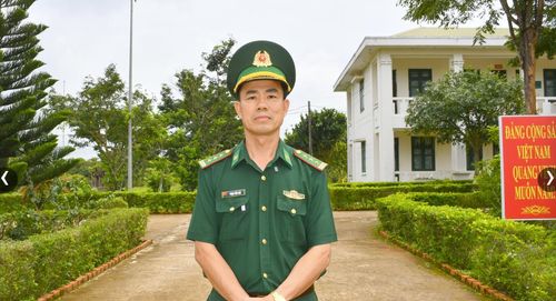 Thượng tá Phạm Văn Khá, Chính trị viên Đồn biên phòng cửa khẩu Bu P‘Rang, xã Quảng Trực, tỉnh Lâm Đồng.