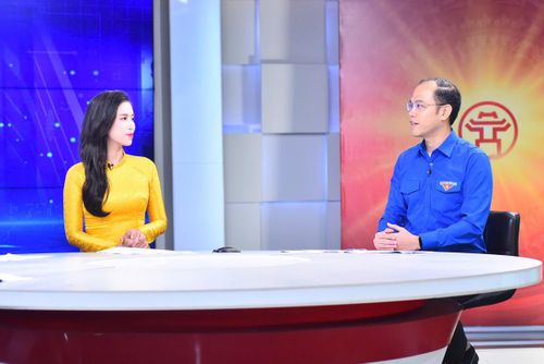 Anh Nguyễn Tiến Hưng trao đổi tại Chương trình. Ảnh: Phan Anh
