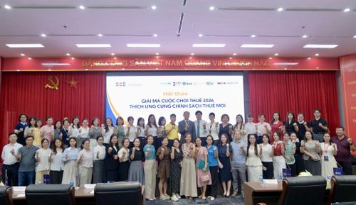 Hội thảo thu hút sự tham gia của đại diện hàng trăm tổ chức, doanh nghiệp. Ảnh: Tùng Nguyễn.