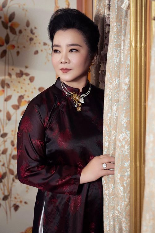 Theo chia sẻ, bà Võ Thị Xuân Trang chưa từng nghĩ sẽ trở thành diễn viên. Nhiều năm qua, đạo diễn Bảo Nhân thường đưa các diễn viên đến học tại John Robert Powers để rèn luyện phong thái, thần thái, cách đi đứng và nghi thức giao tiếp. Với dự án Hoàng hậu cuối cùng, bà tiếp tục đồng hành cùng ê-kíp trong quá trình đào tạo Tăng Thanh Hà, Ma Ran Đô cùng một số diễn viên khác.