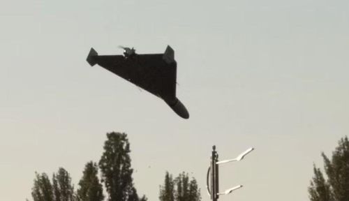 Lực lượng Iran cùng ngày triển khai UAV tấn công khu vực bố trí tiêm kích tại căn cứ Muwaffaq Al-Salti ở Jordan.