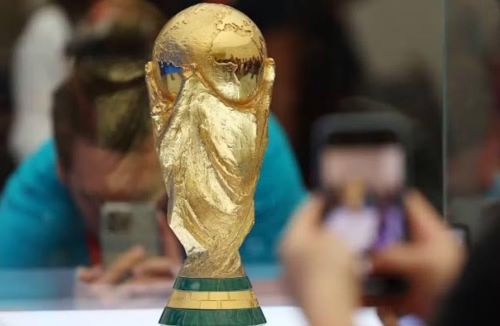 Giorgio Gazzaniga cho biết, kỷ niệm đáng nhớ nhất của gia đình là trận chung kết World Cup 1974, khi Tây Đức đánh bại Hà Lan và trở thành đội đầu tiên nâng cao chiếc cúp do cha ông thiết kế.