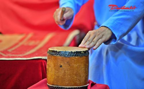 Mỗi tiếng trống chầu thể hiện sự tán thưởng hoặc góp ý, phản ánh trình độ thưởng thức của người nghe cũng như tài nghệ của người biểu diễn.