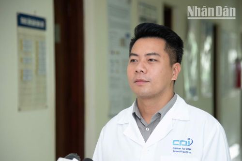 Ông Trần Trung Thành, Giám đốc Trung tâm giám định ADN, chia sẻ về áp lực khi phải hoàn thành giám định hơn 6.600 mẫu trong thời gian ngắn, coi đây là nhiệm vụ nặng nề nhưng cao quý và nhân văn.