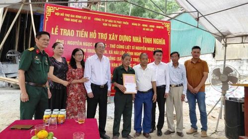 Hội hỗ trợ gia đình liệt sĩ tỉnh Nghệ An hỗ trợ kinh phí xây dựng ngôi nhà thứ 640 tặng thân nhân gia đình liệt sĩ. (Nguồn: Văn phòng Hội Hỗ trợ gia đình liệt sĩ Việt Nam)