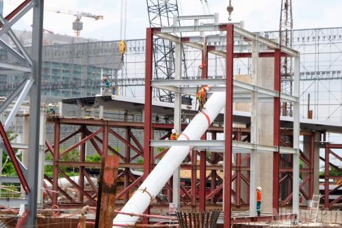 Không chỉ mang ý nghĩa về mặt kiến trúc, công trình còn được kỳ vọng góp phần kết nối các không gian công cộng hai bên bờ sông. Cầu sẽ nối khu vực Công viên Bến Bạch Đằng với Công viên bờ sông Thủ Thiêm, tạo điều kiện thuận lợi để người dân và du khách đi bộ, ngắm cảnh, vui chơi và tham gia các hoạt động văn hóa ngoài trời. Đây cũng được xem là một trong những công trình góp phần hiện thực hóa định hướng phát triển không gian ven sông của Thành phố Hồ Chí Minh.