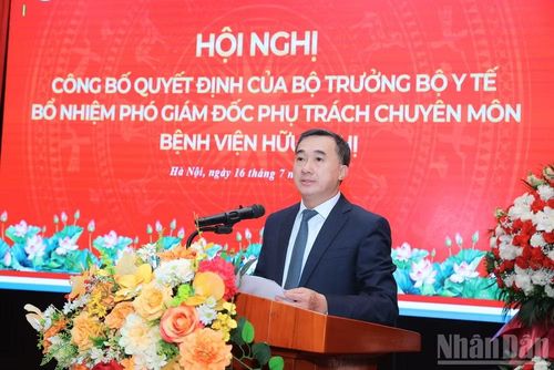 Thứ trưởng Y tế Trần Văn Thuấn phát biểu chỉ đạo tại hội nghị.