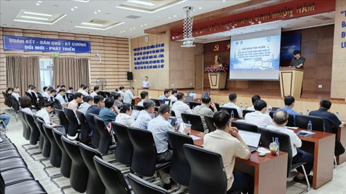 Quang cảnh buổi tập huấn sử dụng phần mềm quản lý sử dụng tạm thời lòng đường, vỉa hè tại TPHCM. Ảnh: TT