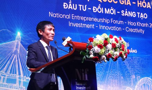 TS Đinh Việt Hòa, Chủ tịch Hiệp hội Khởi nghiệp Quốc gia chia sẻ tại diễn đàn. Ảnh: XUÂN QUỲNH