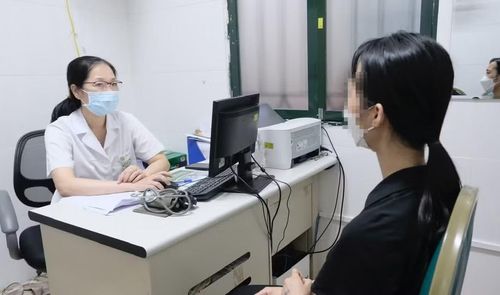 Cần tăng cường các phòng tham vấn chuyên sâu trong môi trường giáo dục để học sinh có không gian 'xả' cảm xúc khi không tìm được tiếng nói chung với cha mẹ.