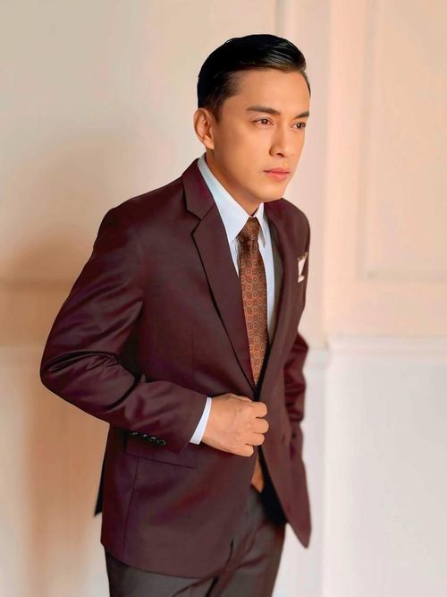 Ca sĩ Lam Trường chia sẻ khoảnh khắc biểu diễn từ sáng sớm.