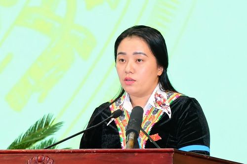 Đại biểu Lâu Thị Dính mong có chính sách đủ sức thu hút, giữ chân giáo viên gắn bó lâu dài với vùng cao. Ảnh: CTV