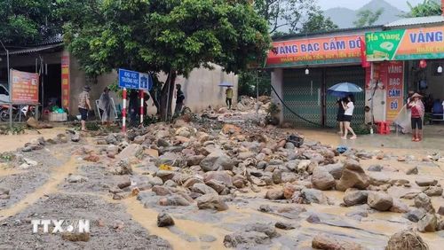 Mưa lớn gây lũ bùn, đá tràn xuống xã Minh Lương (Lào Cai). (Ảnh: TTXVN phát)