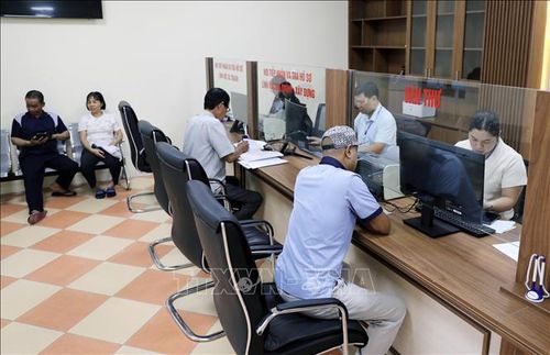 Trung tâm hành chính công phường Việt Trì, tỉnh Phú Thọ vận hành thông suốt, đảm bảo phục vụ tốt nhất nhu cầu của nhân dân. Ảnh: Tạ Văn Toàn/TTXVN