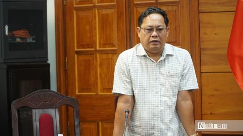 Ông Võ Thành Huy, Phó Giám đốc Sở Văn hóa, Thể thao và Du lịch tỉnh Lâm Đồng, phát biểu tại cuộc họp.