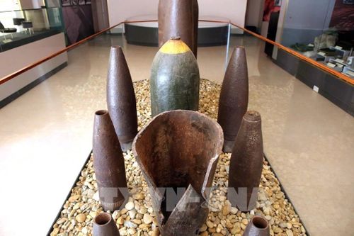 Nhiều hiện vật, tư liệu và chứng tích chiến tranh được trưng bày tại Khu di tích lịch sử Bến phà II Long Đại, góp phần tái hiện một thời "tọa độ lửa" trên tuyến vận tải chiến lược Trường Sơn. Ảnh: Nguyên Linh – TTXVN