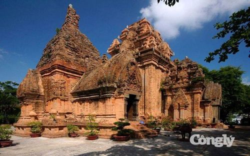 Để có nền tảng du lịch số phục vụ Festival Biển, hơn 30 cán bộ, chuyên gia và kỹ thuật viên đã triển khai khảo sát thực địa, quét 3D, ghi hình bằng flycam, xử lý dữ liệu và kiểm duyệt nội dung tại nhiều điểm đến nổi tiếng.