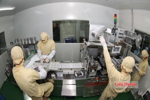 Với phương thức OEM, doanh nghiệp không phải trực tiếp đầu tư nhà xưởng, máy móc và dây chuyền sản xuất nhưng vẫn có thể sở hữu sản phẩm mang nhãn hiệu riêng, được sản xuất ở nước ngoài. Ảnh: Nguyệt Đức.