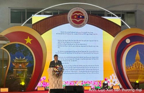 Thứ trưởng Bộ Công Thương Lào Phouthavanh Nanthavong phát biểu khai mạc Hội chợ