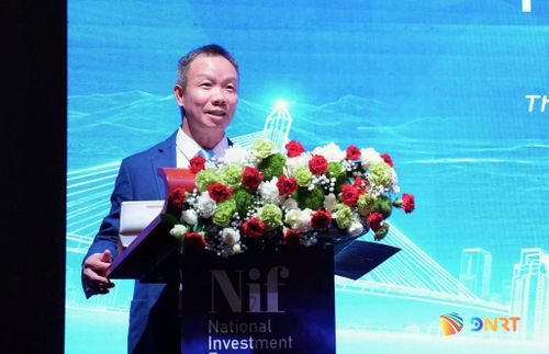 Chủ tịch UBND phường Hòa Khánh Huỳnh Anh Vũ phát biểu tại diễn đàn. Ảnh: ANH CÔNG