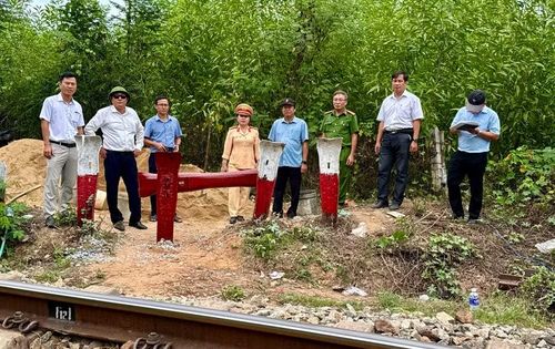  Tại Km1020+230 tại phường Bồng Sơn đã được rào chắn. Ảnh: N.L 