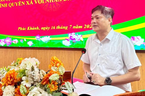 Bí thư Đảng ủy, Chủ tịch HĐND xã Phúc Khánh Hoàng Quốc Hùng phát biểu bế mạc hội nghị.