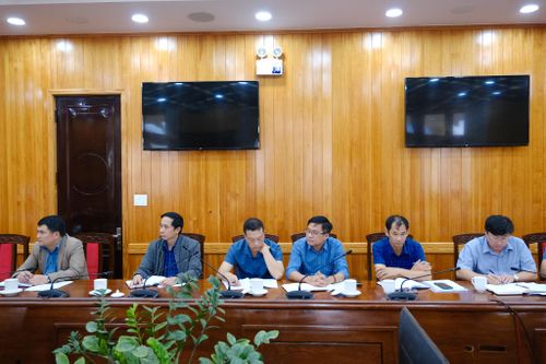Đại diện lãnh đạo Trung tâm Phát triển quỹ đất Lâm Đồng tham dự buổi làm việc