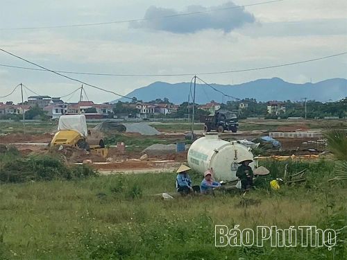 Cụm công nghiệp Hoàng Lâu đang được triển khai san lấp mặt bằng nhằm thu hút đầu tư phát triển công nghiệp - tiểu thủ công nghiệp và giải quyết việc làm tại địa phương.