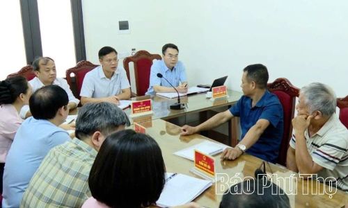 Lãnh đạo xã Phù Ninh tổ chức tiếp công dân định kỳ.