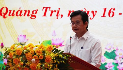 Đại diện lãnh đạo Sở Xây dựng trả lời chất vấn của đại biểu - Ảnh: X.P