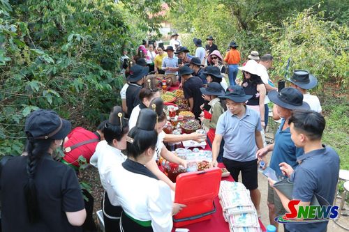 Đoàn Famtrip khảo sát tiềm năng phát triển du lịch tại phường Chiềng An.
