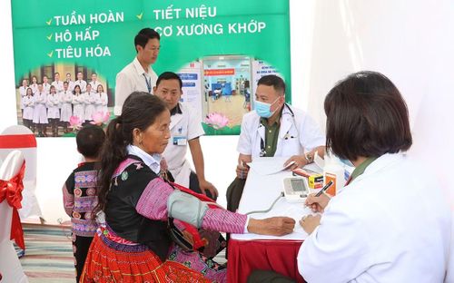 Người dân tại xã Vân Hồ được khám, chữa bệnh miễn phí.