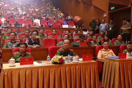 Đại biểu các đơn vị nghiệp vụ Bộ Công an.