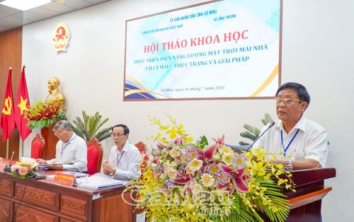 Ông Nguyễn Văn Quân, Phó Chủ tịch Liên hiệp các Hội Khoa học và Kỹ thuật tỉnh Cà Mau, phát biểu khai mạc hội thảo.