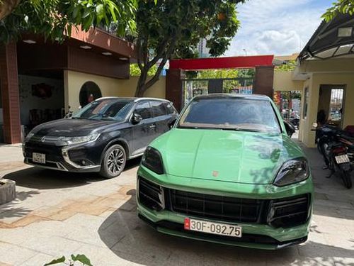 Hai chiếc xế hộp của Dương Quốc Thái và Trần Thanh Lâm điều khiển va chạm khi tham gia giao thông