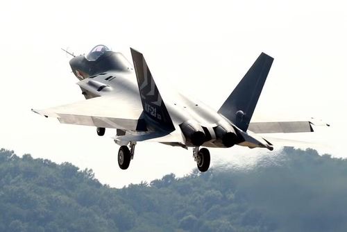 Trong số những ứng cử viên tiềm năng nhất có Iraq - quốc gia hiện đang vận hành hàng chục chiếc T-50IQ - một phiên bản xuất khẩu có đặc điểm gần giống với FA-50.
