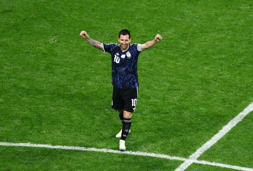  Messi tiếp tục tạo khác biệt ở tuổi 39, giúp Argentina ngược dòng trước Anh để vào chung kết World Cup 2026. 