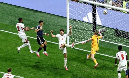  Lautaro Martinez ghi bàn trong chiến thắng 2-1 của Argentina trước Anh tại bán kết World Cup 2026. 
