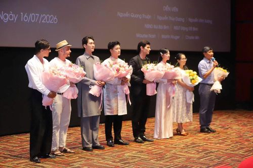 Ê kíp phim "Thanh âm vượt đại dương"