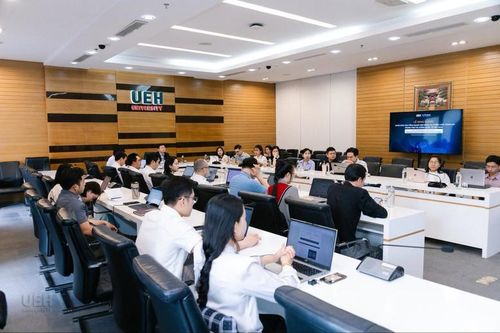 Khóa học tổng quan và vận hành chiến lược Trung tâm tài chính quốc tế của ĐH Kinh tế TPHCM