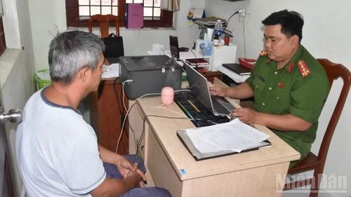 Đối tượng Lê Tấn Duy tại cơ quan Công an.