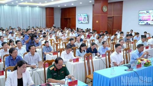 Từ sau ngày 1/7/2025 đến nay, đây là lần thứ 2 Tỉnh ủy Cà Mau tổ chức hội chuyên đề về công tác tiếp công dân, giải quyết khiếu nại, tố cáo, phản ánh, kiến nghị.