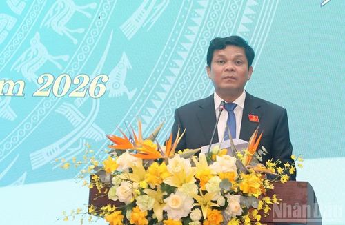 Đồng chí Nguyễn Đức Tuy, Phó Bí thư Tỉnh ủy, Chủ tịch Hội đồng nhân dân tỉnh Quảng Ngãi kết luận phiên chất vấn và trả lời chất vấn.